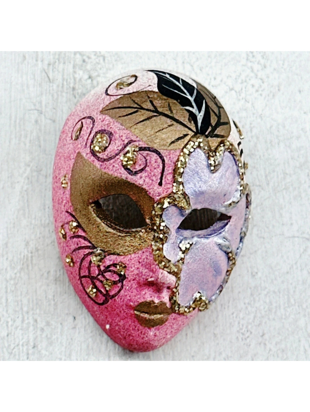 374u. Weird Pink Mask Brooch Ceramic
